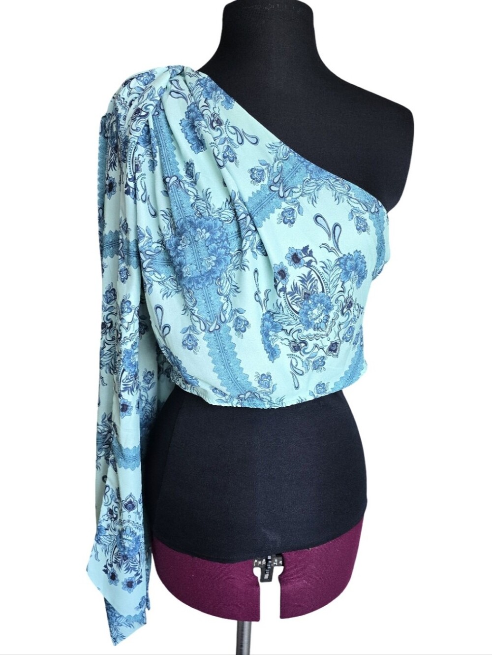 PrettyLittleThing Light Teal Blue One-Shoulder Floral Crop Top Size 8 Boho